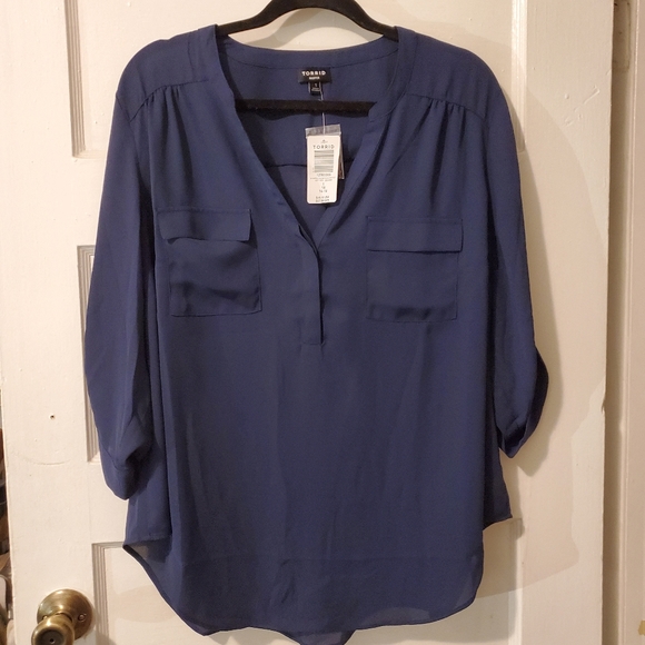 NWT Torrid Navy Georgette Blouse - 1X - Picture 5 of 8